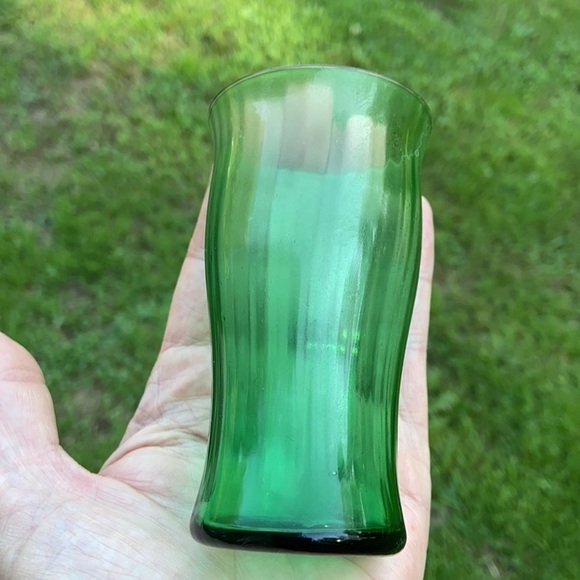 VINTAGE Bristol Green Mini Juice/ Shot Glasses - Picture 6 of 7